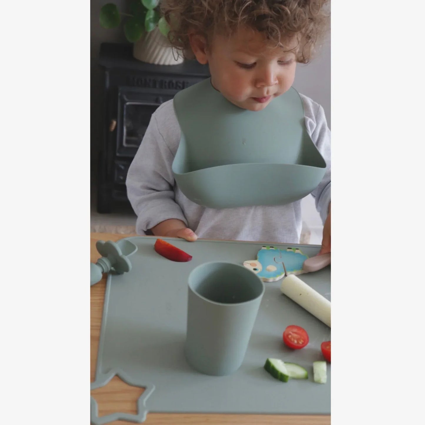 Silicone Patterned Catch all Bib